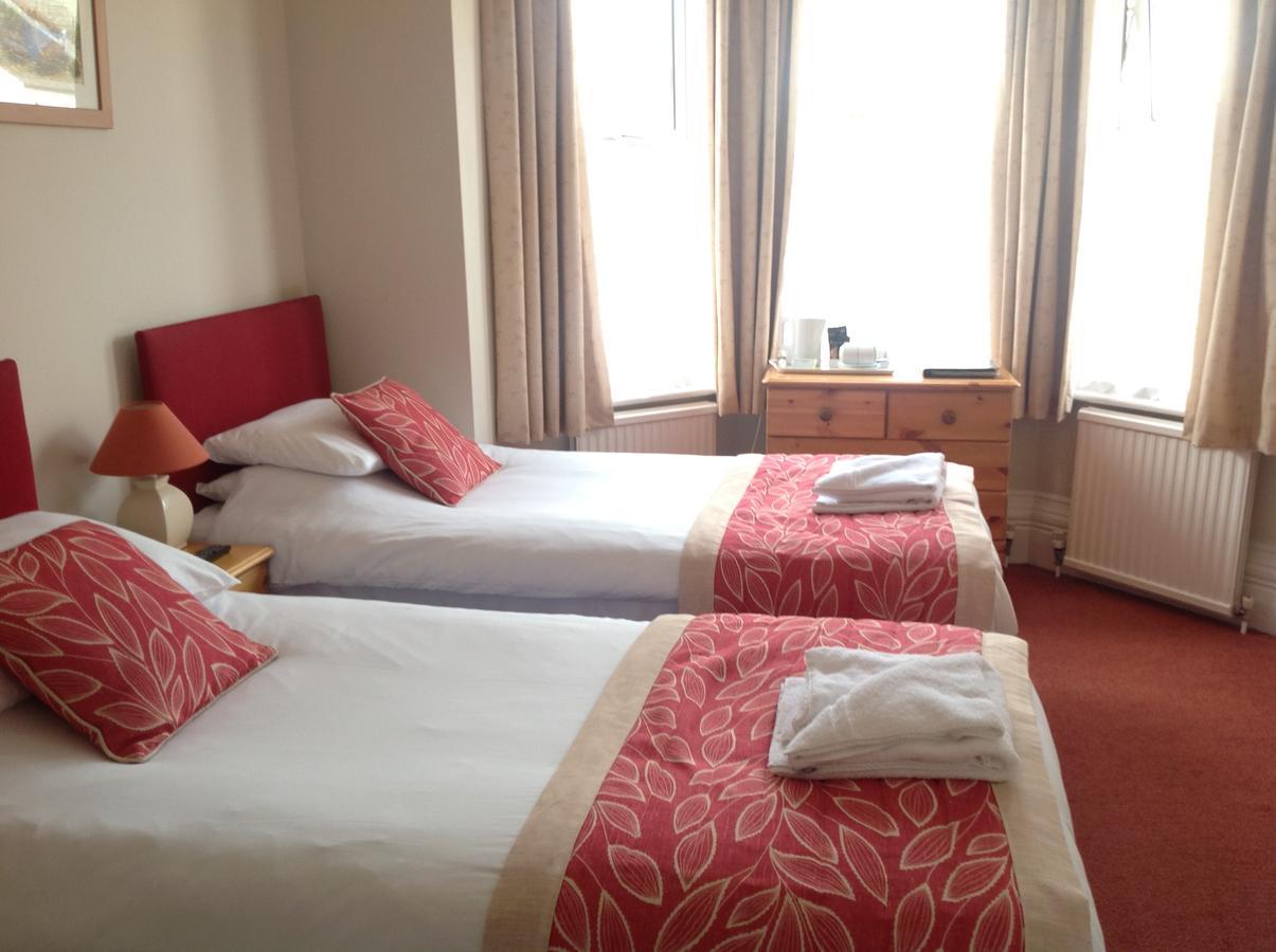 By The Sea Bed And Breakfast Eastbourne Kültér fotó