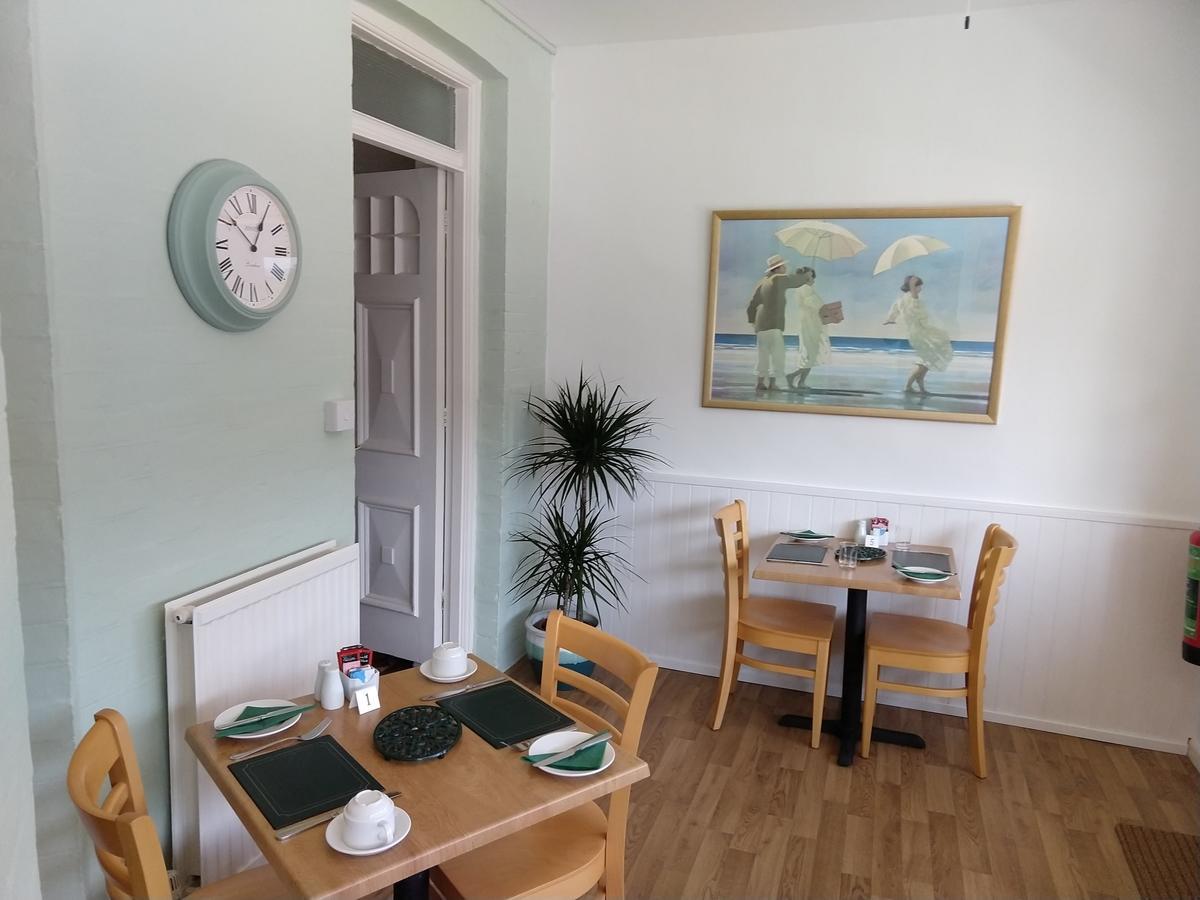 By The Sea Bed And Breakfast Eastbourne Kültér fotó