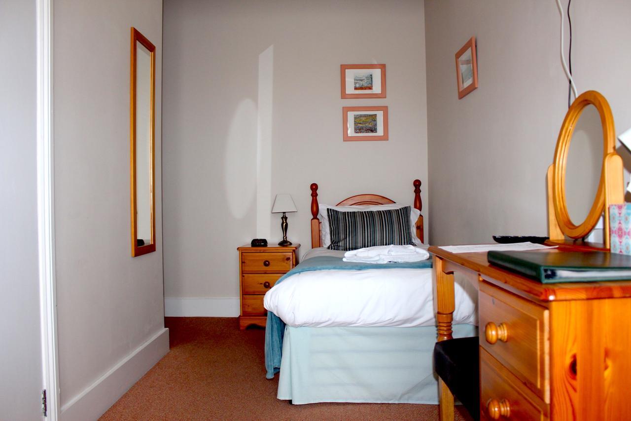 By The Sea Bed And Breakfast Eastbourne Kültér fotó