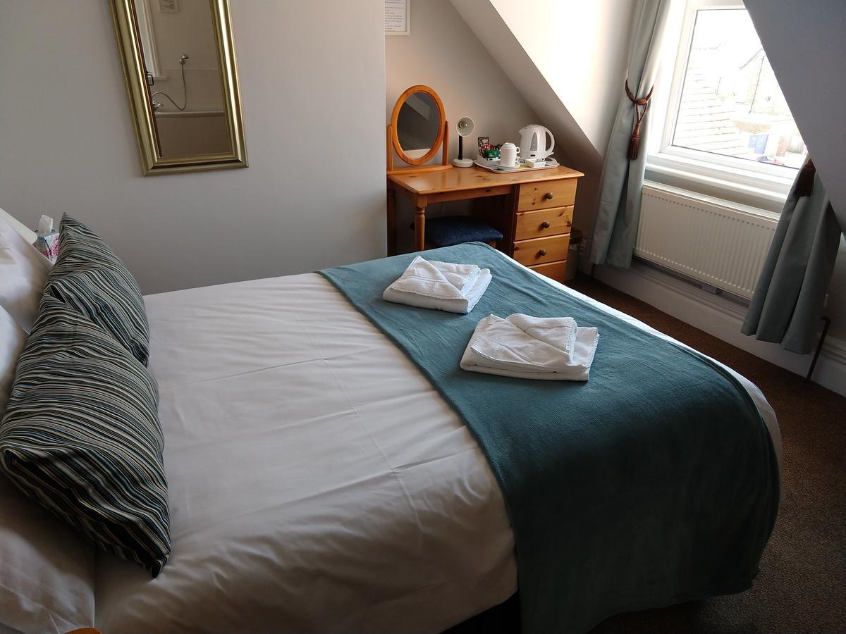 By The Sea Bed And Breakfast Eastbourne Kültér fotó
