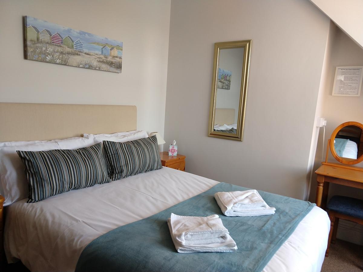 By The Sea Bed And Breakfast Eastbourne Kültér fotó