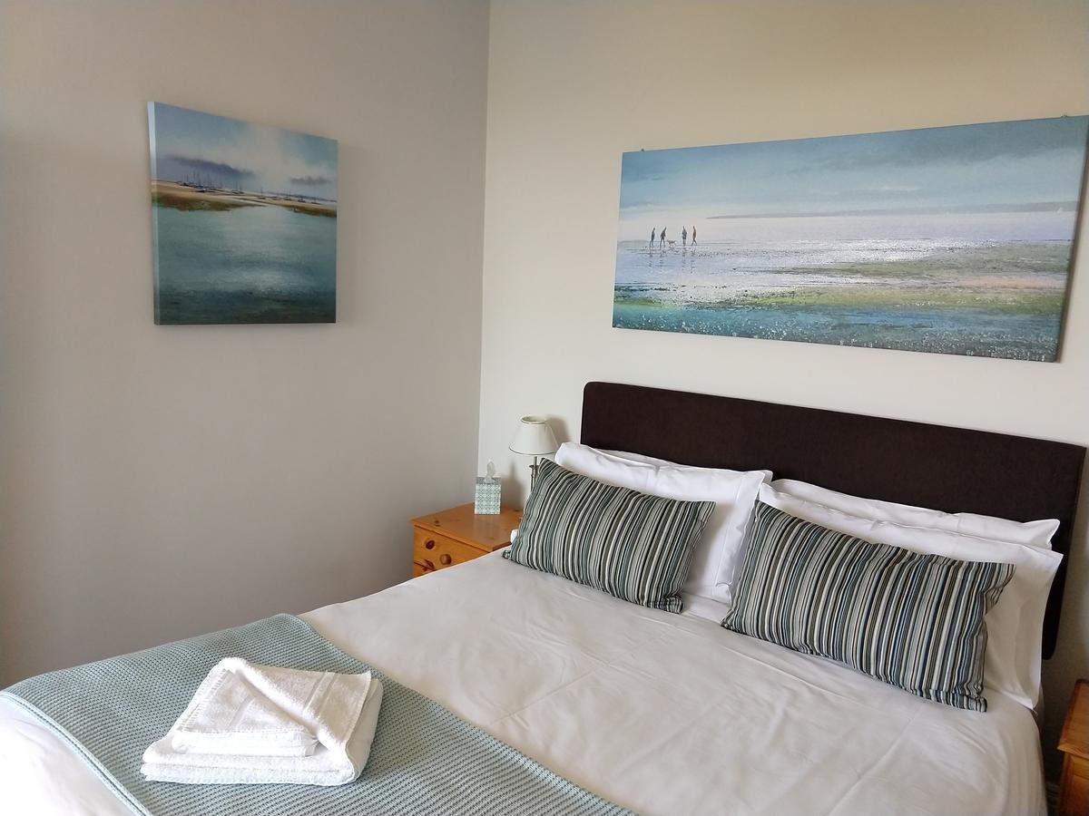 By The Sea Bed And Breakfast Eastbourne Kültér fotó
