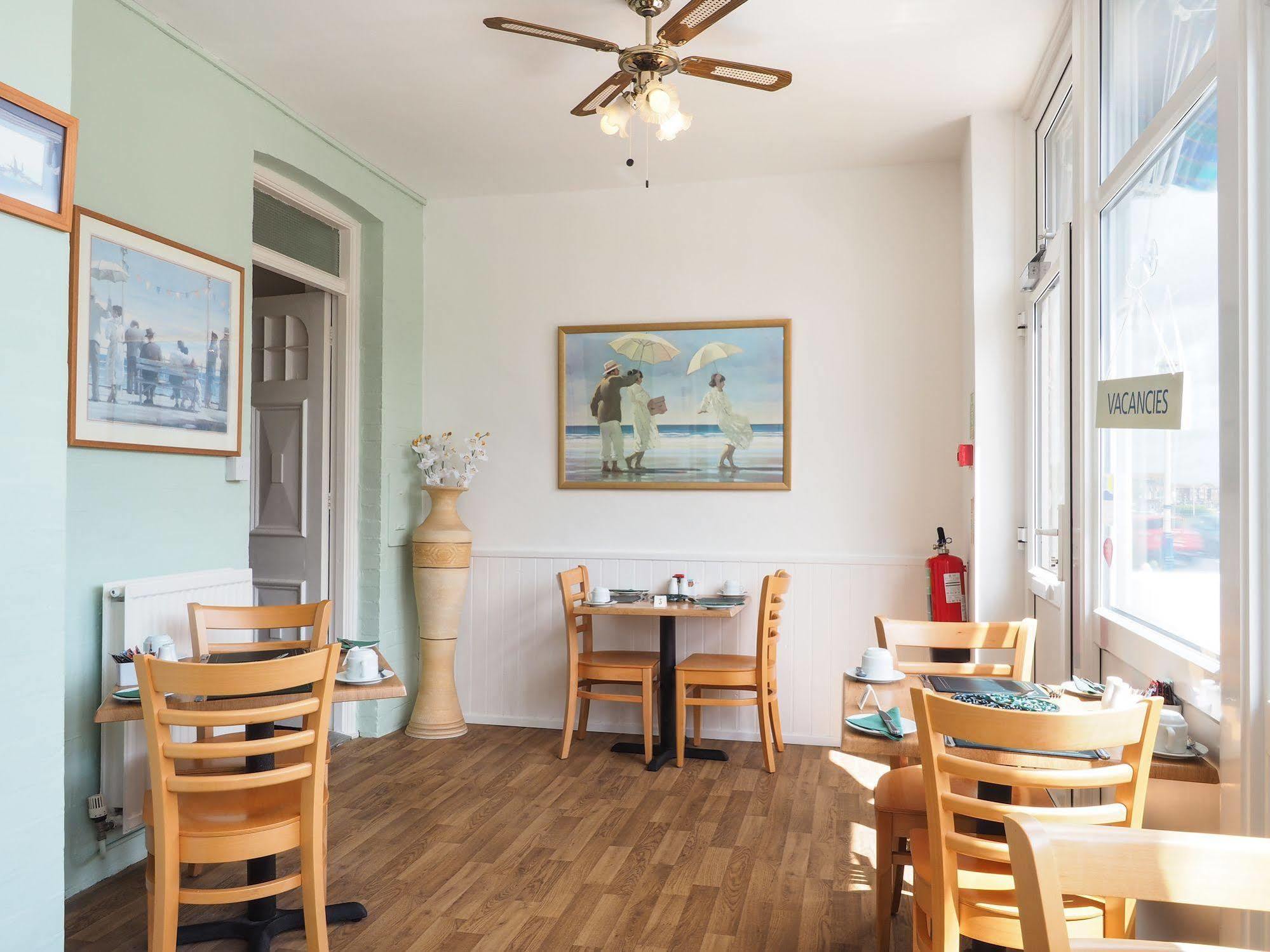 By The Sea Bed And Breakfast Eastbourne Kültér fotó