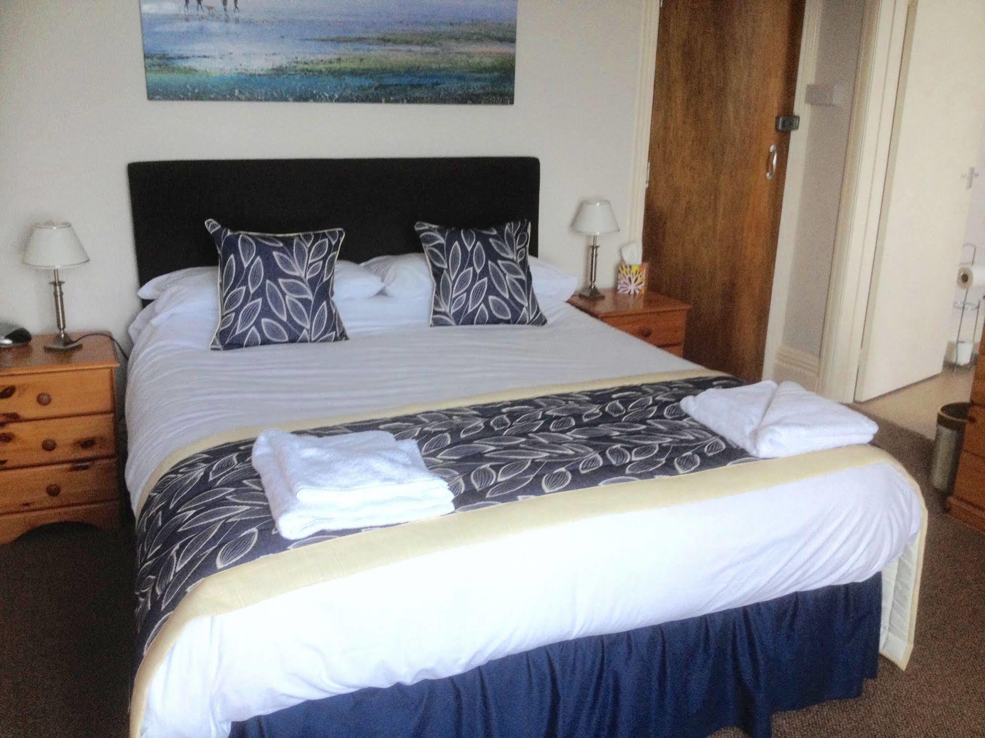 By The Sea Bed And Breakfast Eastbourne Kültér fotó