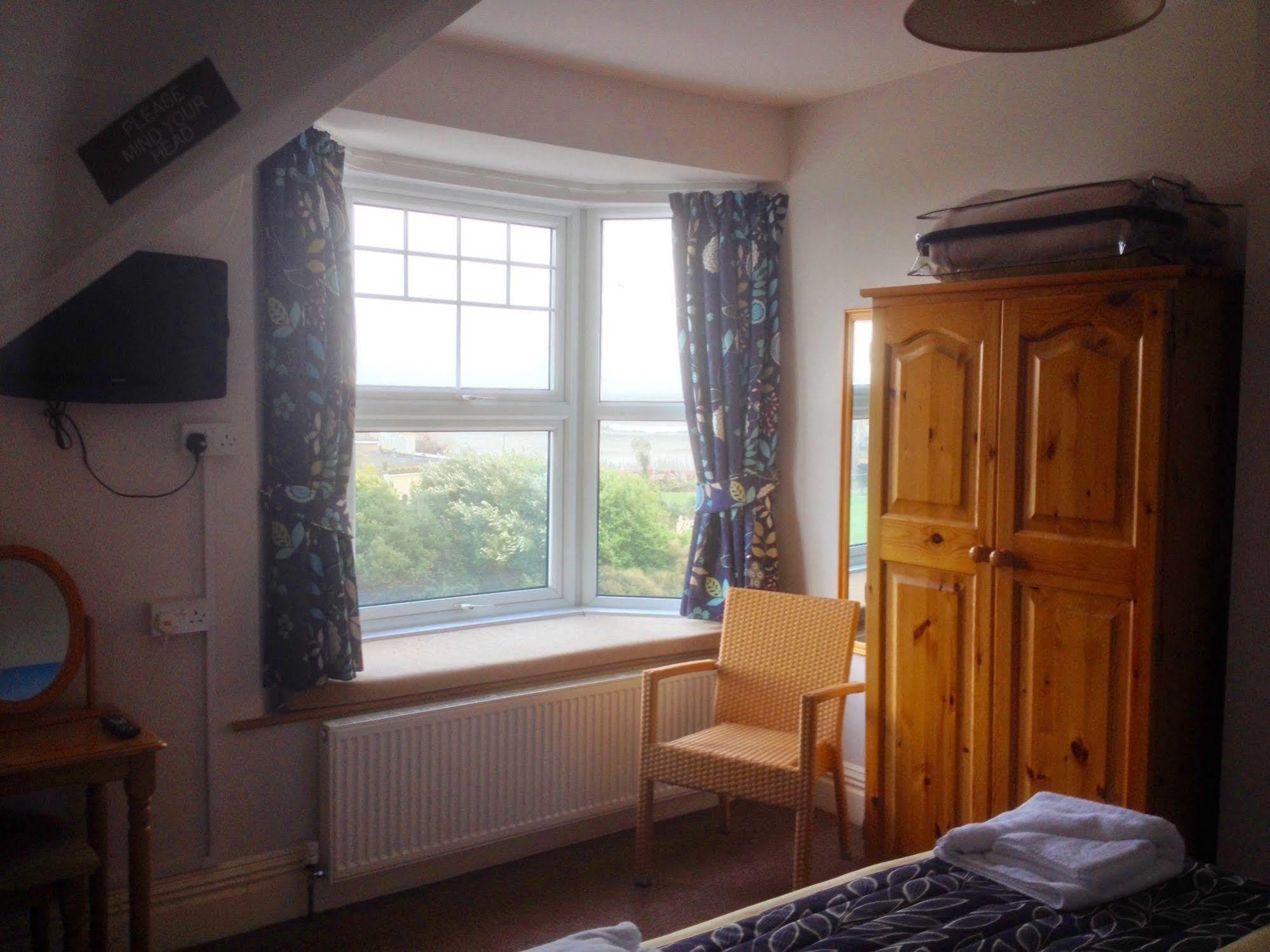 By The Sea Bed And Breakfast Eastbourne Kültér fotó