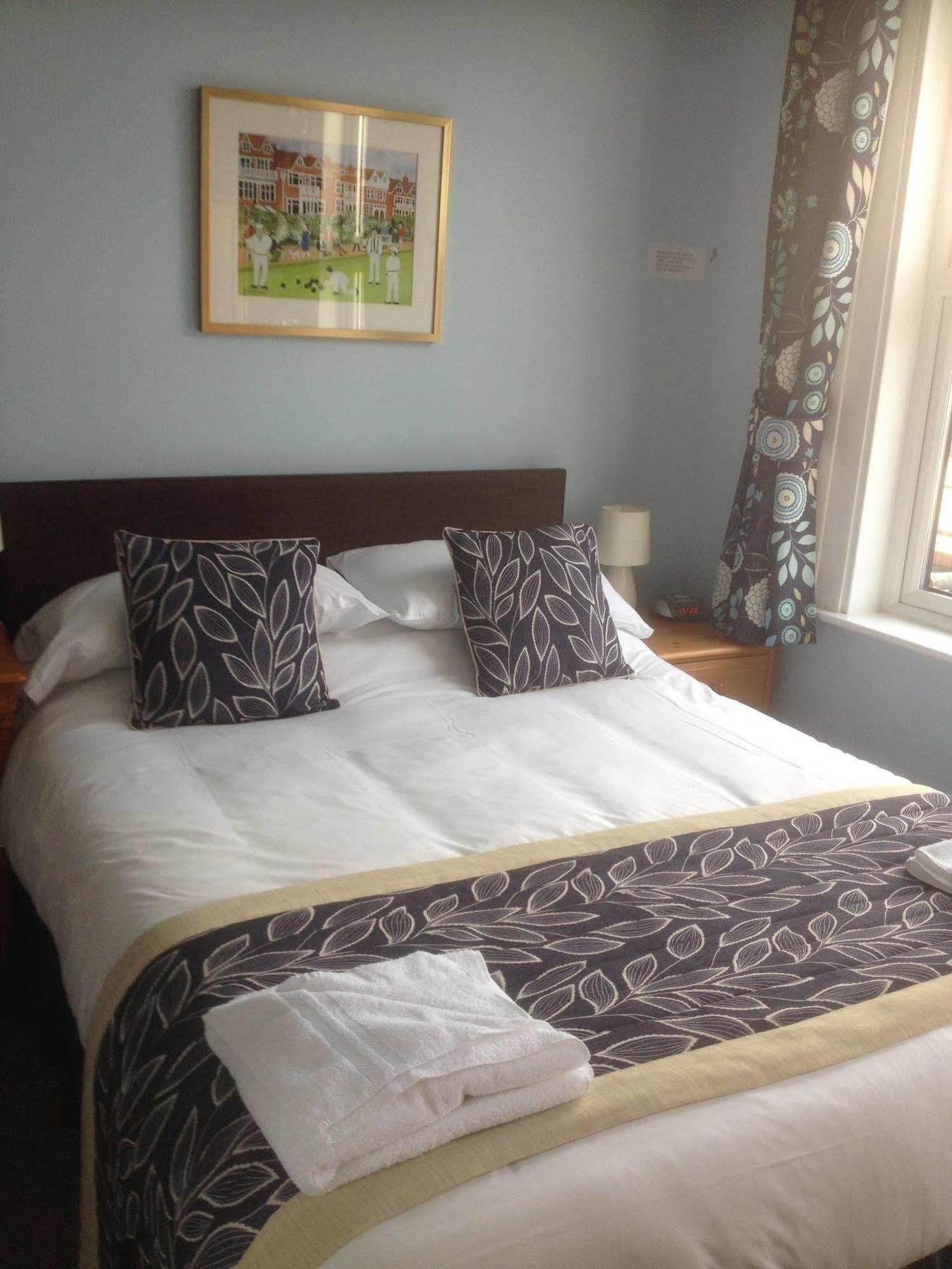 By The Sea Bed And Breakfast Eastbourne Kültér fotó